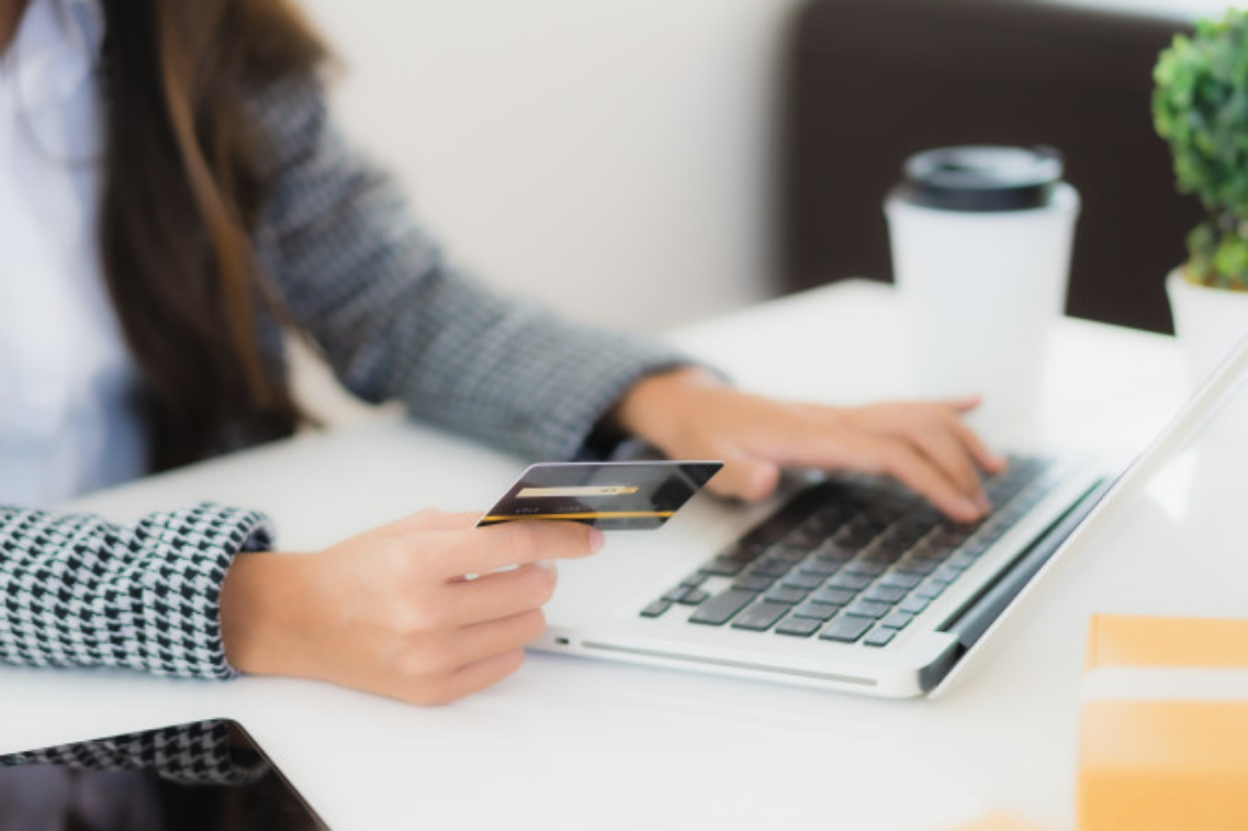 Soluciones fintech EOS Software